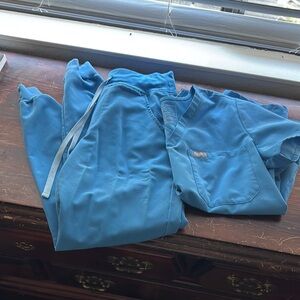 FIGS XS JOGGER SCRUB SET